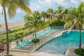 ภาพ DoubleTree Resort & Spa by Hilton Hotel Ocean Point - North Miami Beach ใน ซันนีไอเอลส์บีช