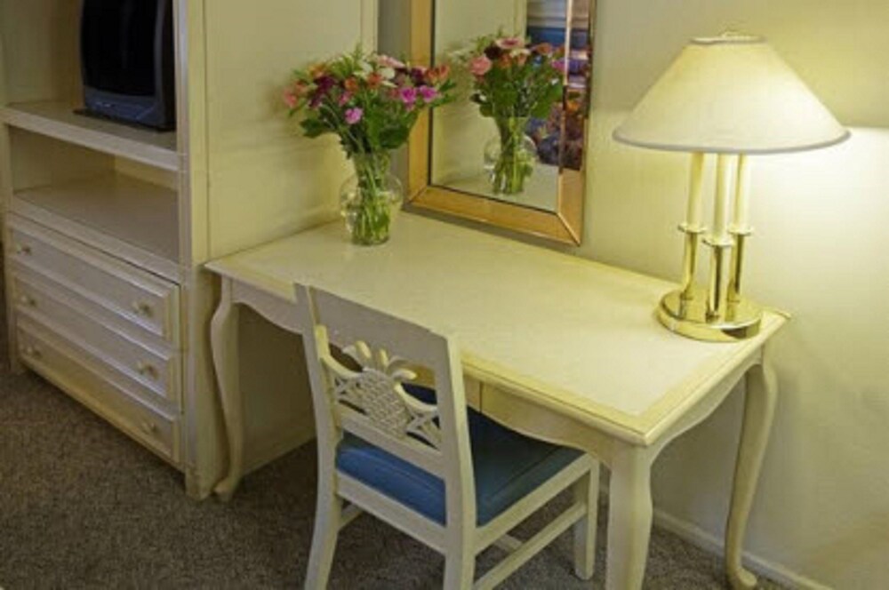 Book Americas Best Value Inn Thousand Oaks In Thousand Oaks Hotels Com With options to book now and pay when you stay, you have peace of mind. americas best value inn thousand oaks