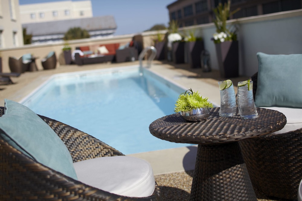 Book Renaissance Charleston Historic District Hotel In Renaissance Charleston Historic District Hotel Outdoor Pool