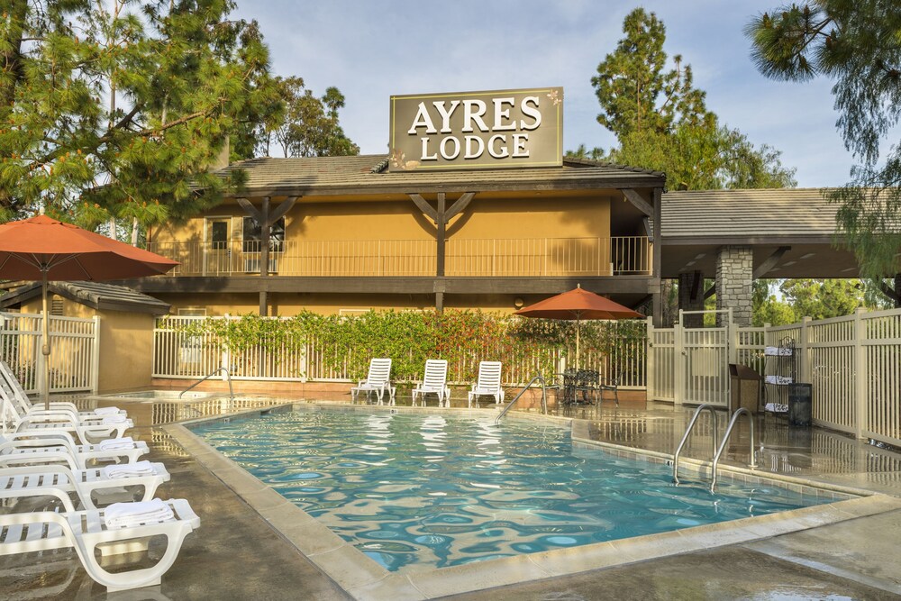 Book Ayres Lodge Alpine In Hotels Ayres Lodge Alpine Outdoor Pool