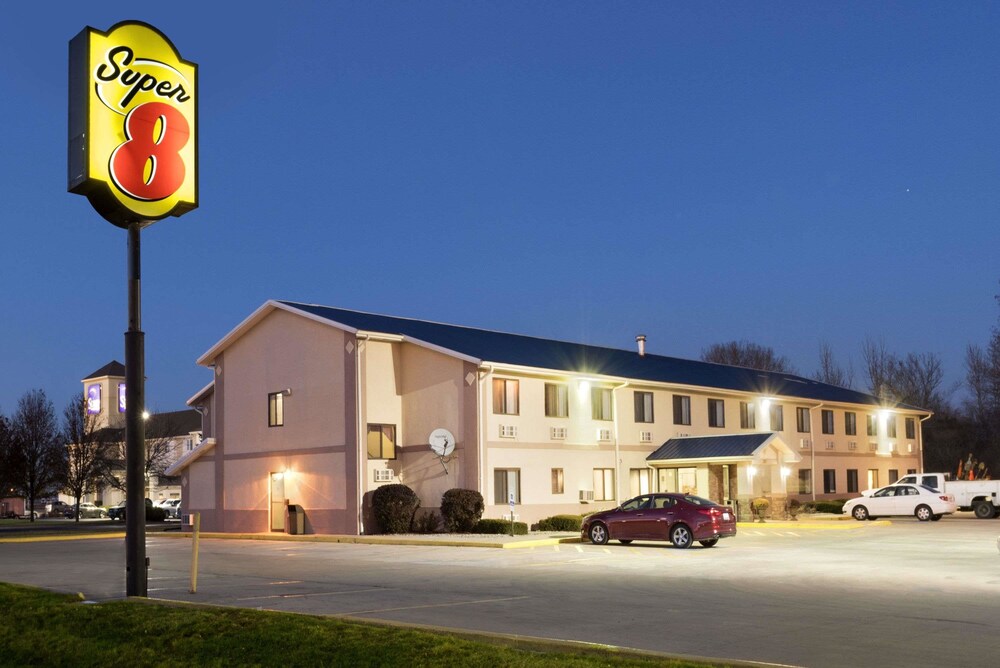 Book Super 8 Danville In Hotels Super 8 Danville