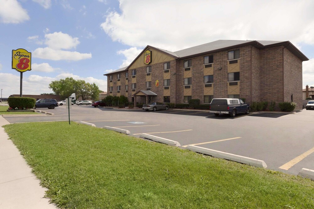 Book Super 8 By Wyndham Bridgeview Chicago Area In Super 8 By Wyndham Bridgeview Chicago Area