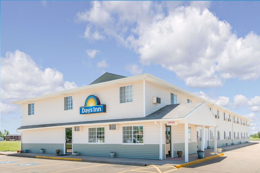 Book Days Inn By Wyndham Great Bend In Hotels Days Inn By Wyndham Great Bend