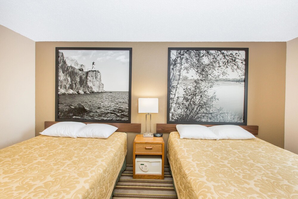 Book Super 8 By Wyndham Blue Earth In Hotels Super 8 By Wyndham Blue Earth Room 2 Queen Beds