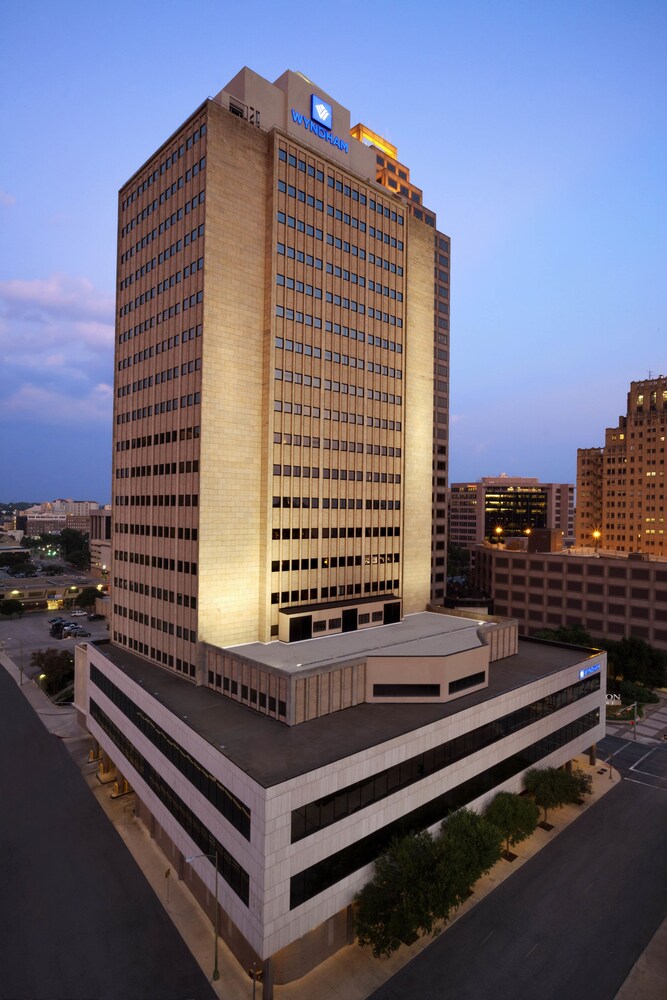 Book Wyndham San Antonio Riverwalk In Hotels