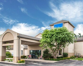 Top 10 Hotels In Waterford Wisconsin
