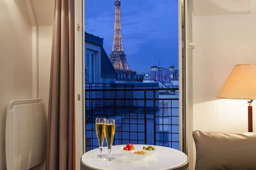 timhotel tour eiffel