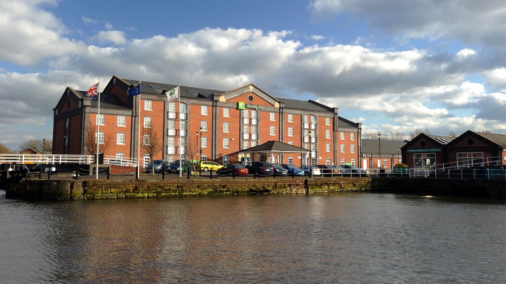 Holiday Inn Ellesmere Port, Ellesmere Port Info, Photos, Reviews