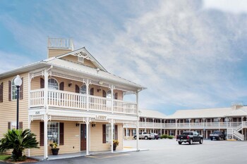 15 Closest Hotels To Tanger Outlet Center In Foley