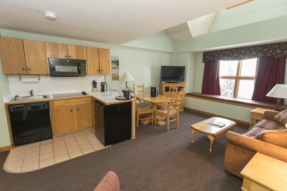 Book Sugarloaf Mountain Hotel In Kingfield Hotelscom