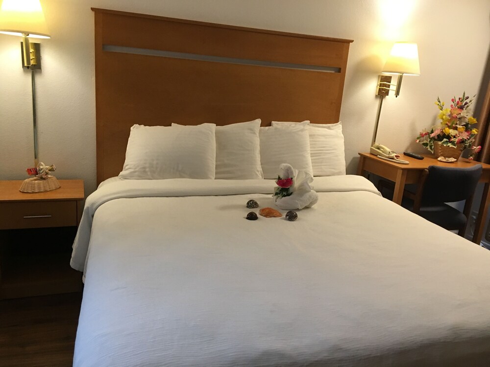 Book Oceanview Motel Huntington Beach In Hotels Oceanview Motel Huntington Beach
