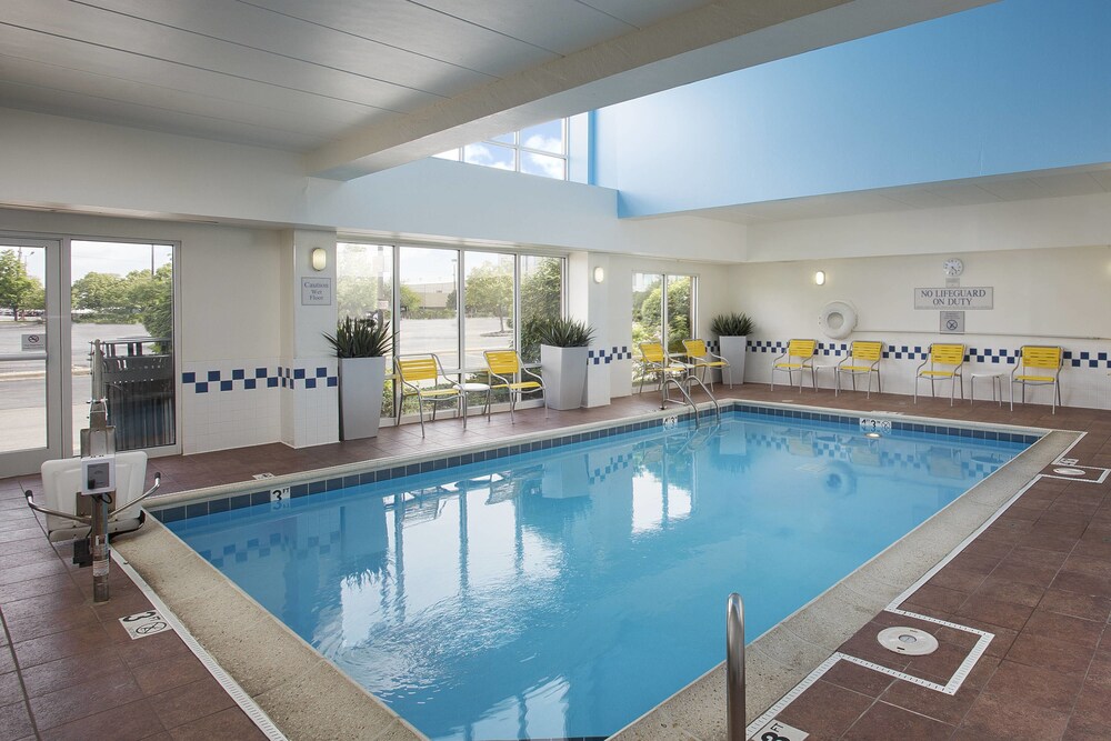 Book Fairfield Inn And Suites By Marriott Chicago Midway Airport In Chicago Hotelscom