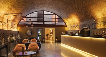 10 Best Hotels Near Busaras Station