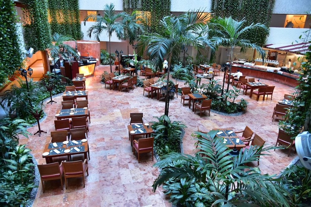 Sunset Royal Beach Resort - All Inclusive (Cancún, México ...