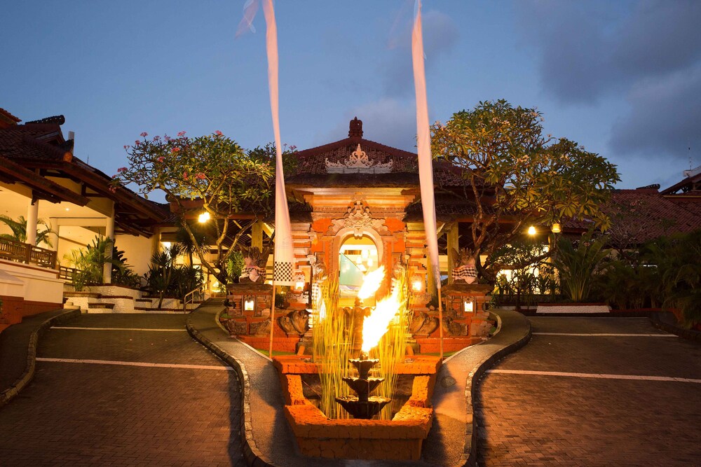 Book Sol Beach House Bali Benoa in Nusa Dua | Hotels.com