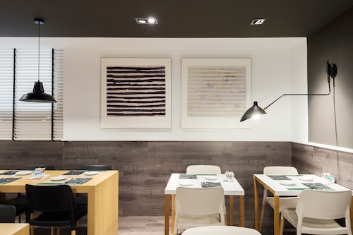 Parallel Barcelona Info Photos Reviews Book At Hotels Com