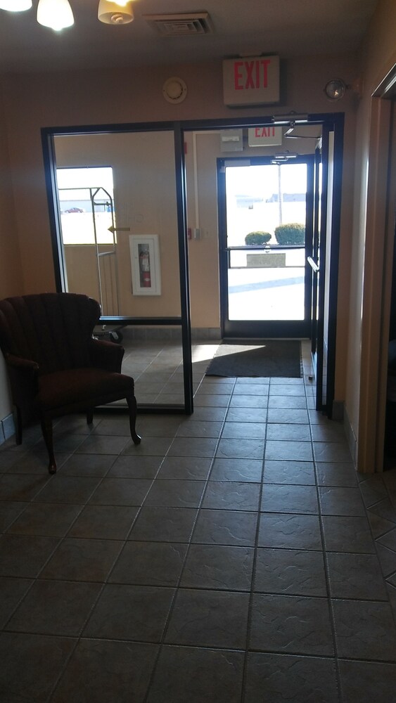 Book Briarwood Inn Of Sparta In Hotels Briarwood Inn Of Sparta Interior Entrance