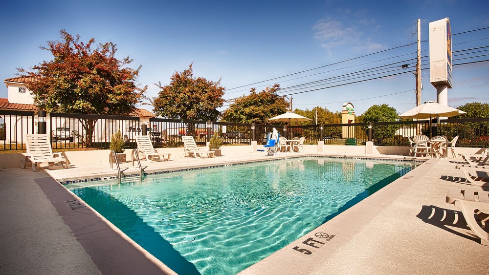 Book Americas Best Value Inn And Suites Bastrop In Hotels Americas Best Value Inn And Suites Bastrop