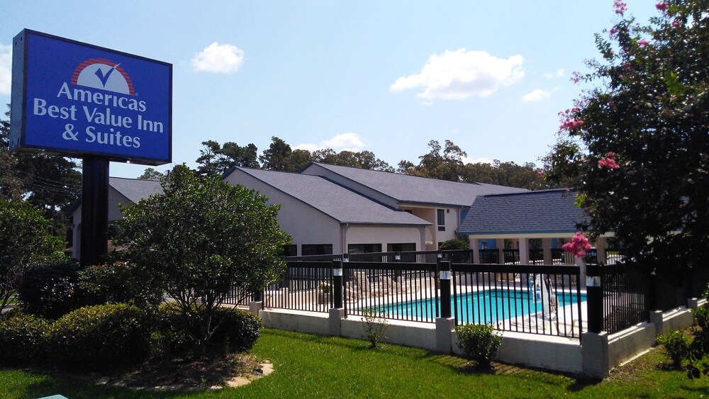 Book Americas Best Value Inn And Suites Bastrop In Hotels Americas Best Value Inn And Suites Bastrop Pool