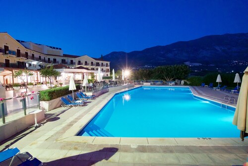 Hoteis Perto De Praia De Pessada Pesada Hoteis Com