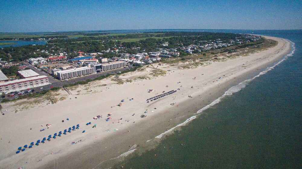 Book Hotel Tybee In Island Hotels Hotel Tybee Island Beach