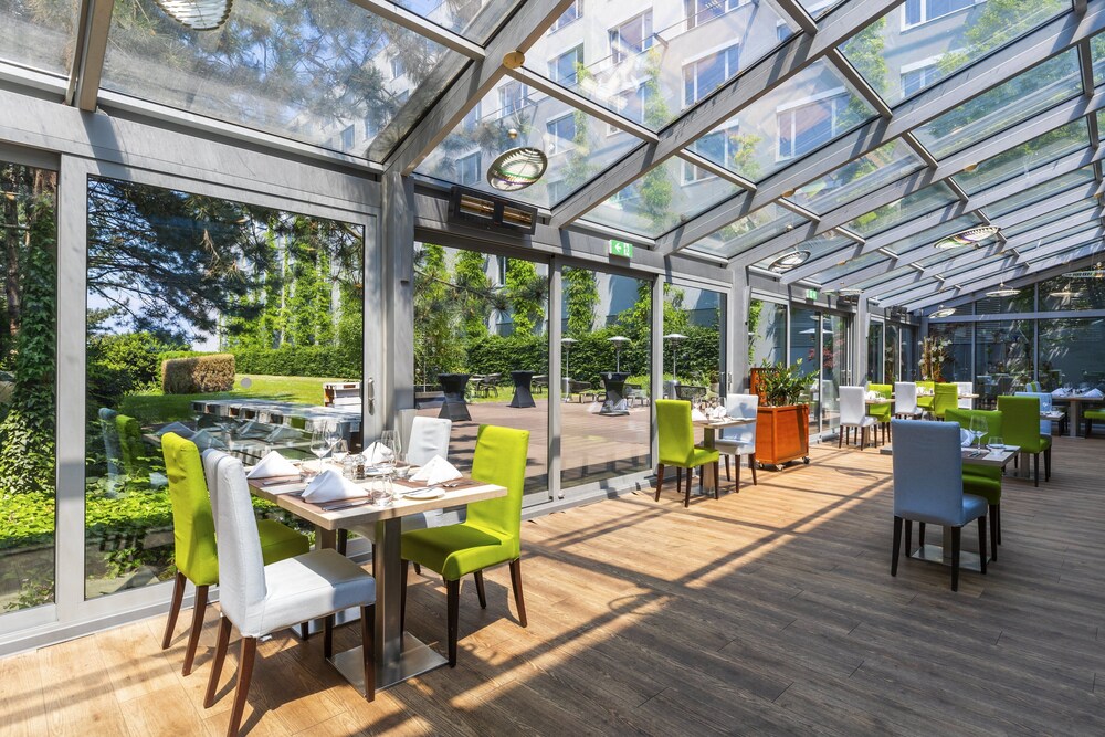 Holiday Inn Prague Congress Centre An Ihg Hotel In Prag Hotels Com