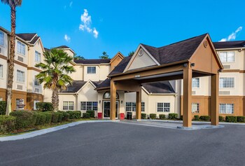 A(z) Red Roof Inn PLUS+ & Suites Savannah - I-95 hotel fényképe itt: Savannah