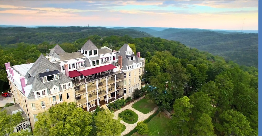 Book The Crescent Hotel And Spa In Eureka Springs Hotels The Crescent Hotel And Spa Eureka Springs