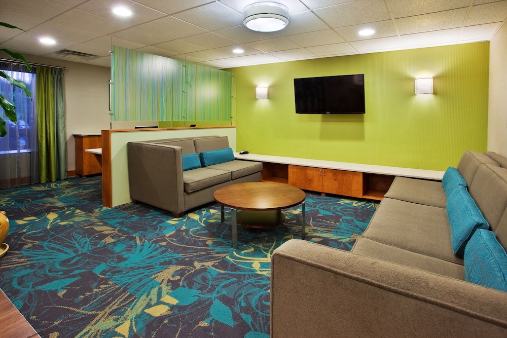 Book Holiday Inn Express And Suites Kimball In Hotels Holiday Inn Express And Suites Kimball Lobby