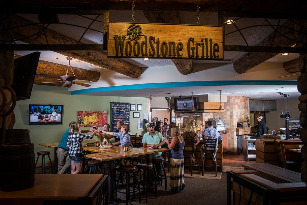 Book Grand Lodge Crested Butte in Crested Butte