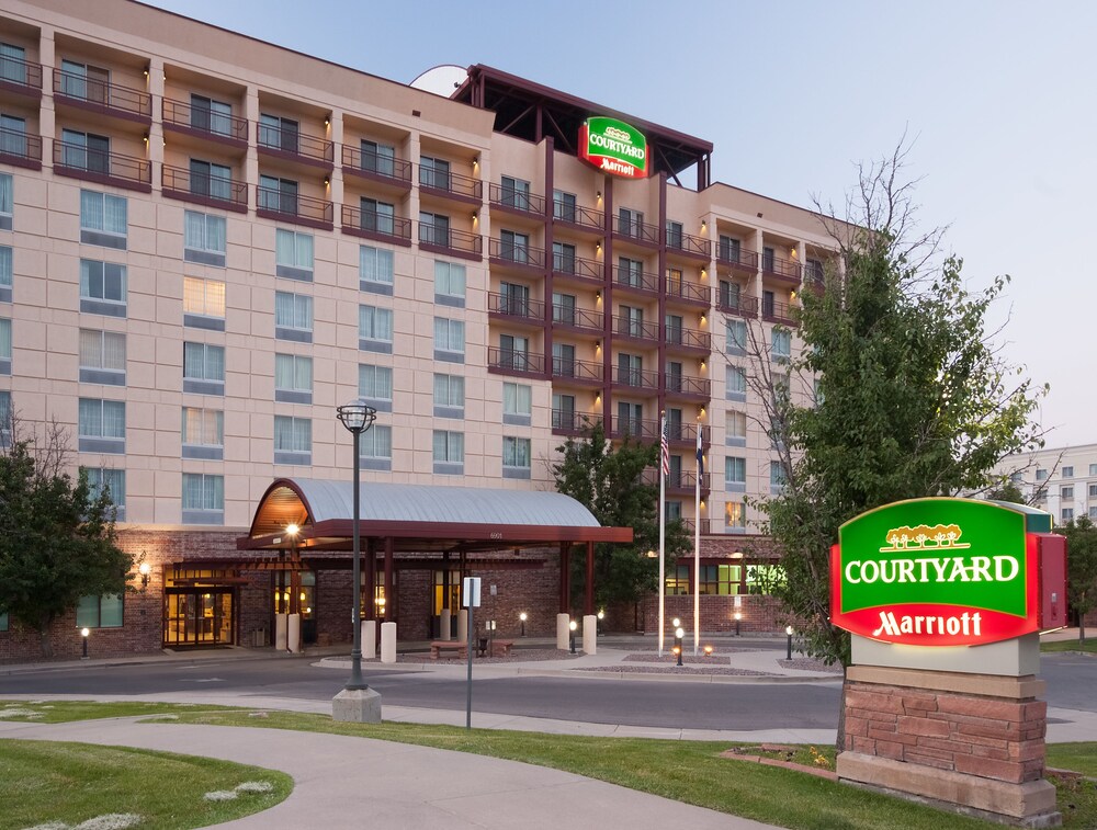 Book Courtyard By Marriott Denver Airport In Hotels Courtyard By Marriott Denver Airport Exterior
