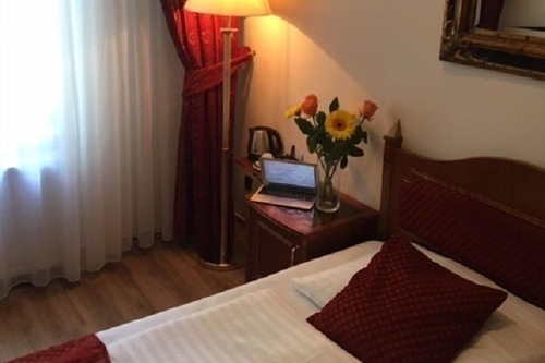 Hotel Ariston Ariston Patio Em Praga Hoteis Com