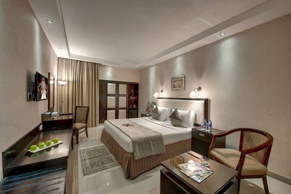 Book Palm Beach Hotel In Dubai Hotels Palm Beach Hotel Dubai