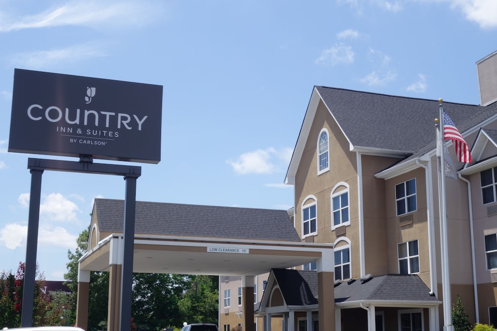 Book Country Inn Suites By Radisson Burlington Elon Nc In Country Inn Suites By Radisson Burlington Elon Nc