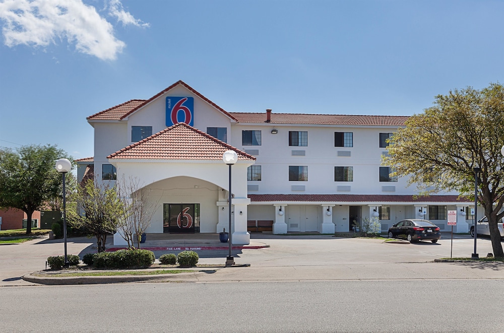Book Motel 6 Ft Worth Bedford Tx In Hotels Motel 6 Ft Worth Bedford Tx Hotel Front