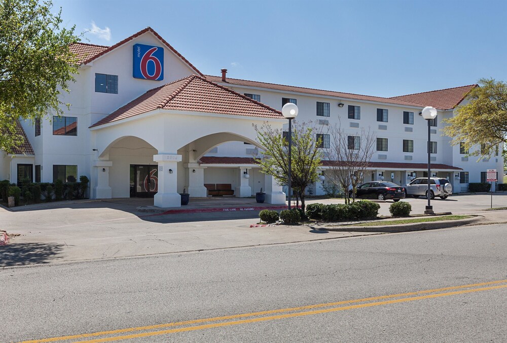 Book Motel 6 Ft Worth Bedford Tx In Hotels