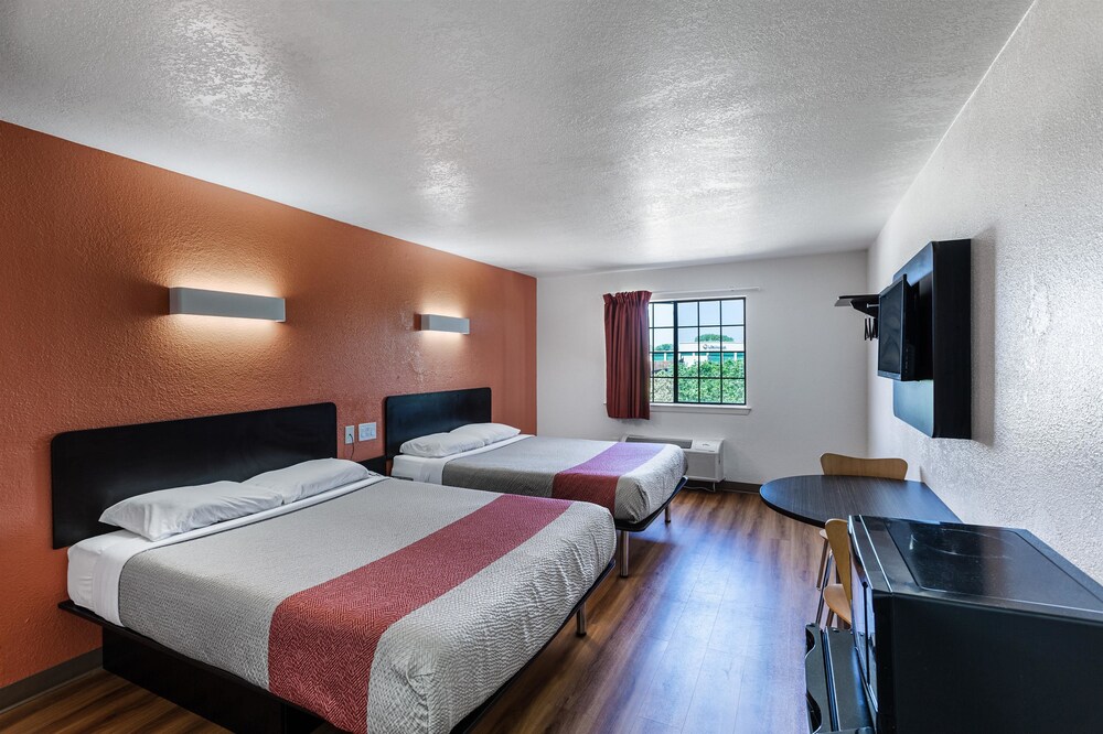 Book Motel 6 Ft Worth Bedford Tx In Hotels Motel 6 Ft Worth Bedford Tx Standard Room 2 Queen