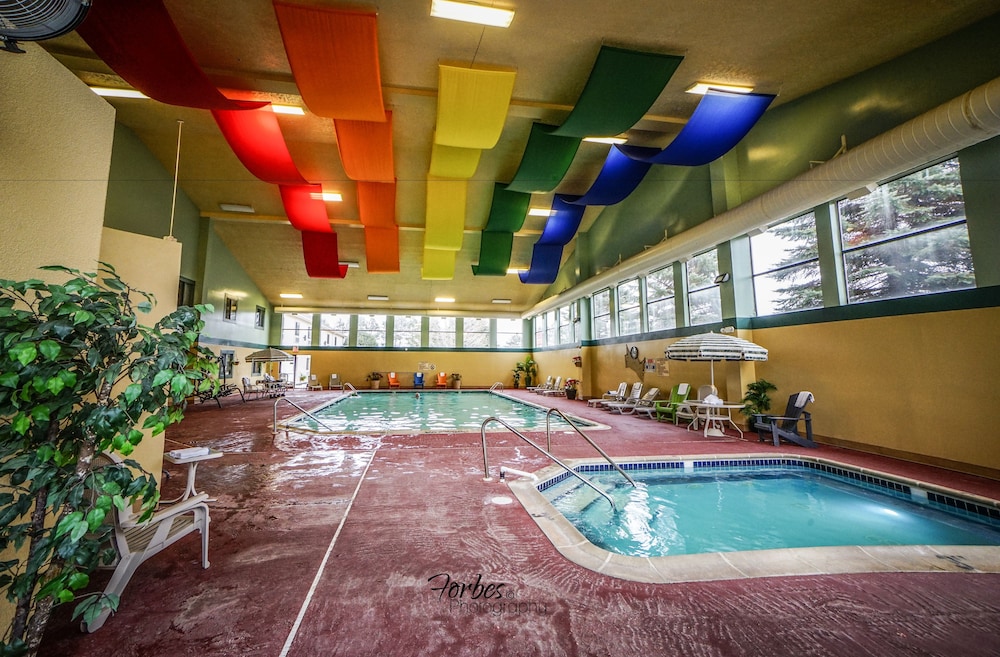 Hotels Deals S For Hotel Reservations From Luxury All Seasons Resort Kalkaska Indoor Pool