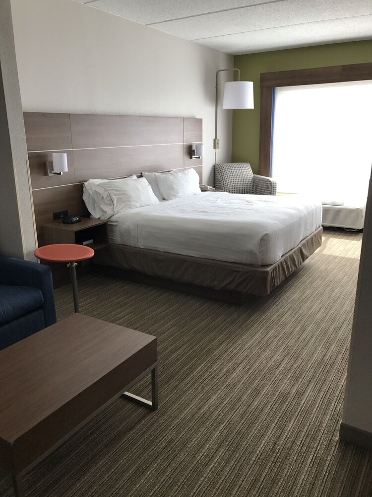 Book Holiday Inn Express East Ridge In Chattanooga Hotels Holiday Inn Express East Ridge Chattanooga