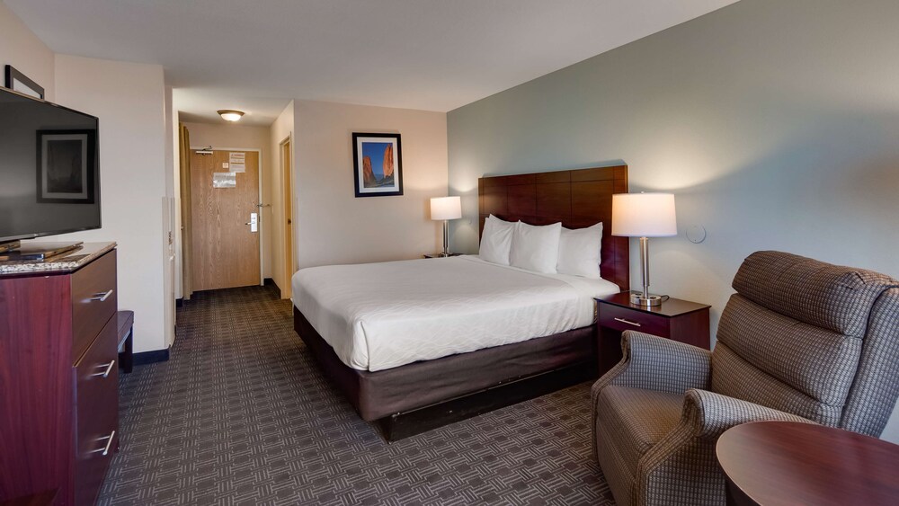 Best Western Plus Gateway Inn Suites In Aurora Hotels Com