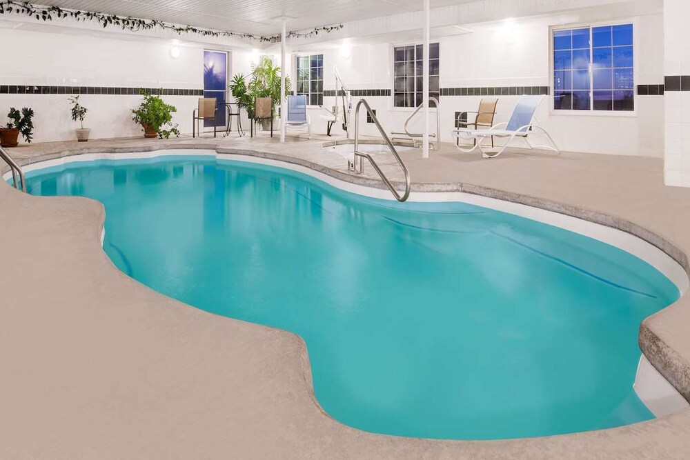 brattleboro vt hotels with indoor pool