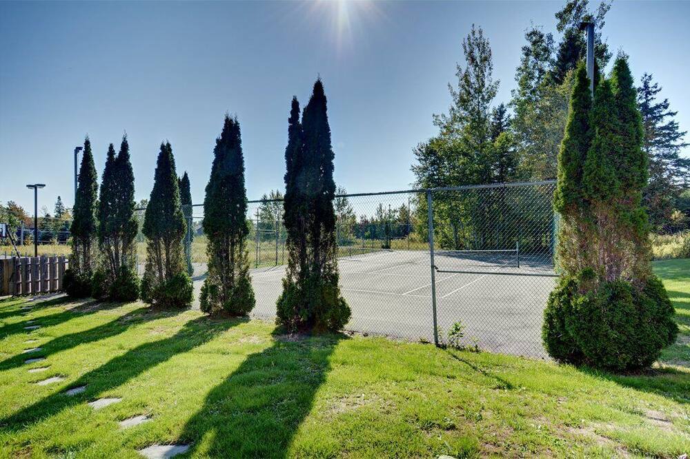 Au Domaine Des Neiges Condos Beaupre Beaupre Canada Book Condos Val des Neiges Le Celeste in Beaupre | Hotels.com