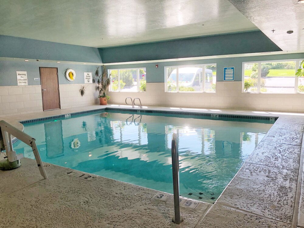 Book Holiday Inn Express Suites Ashland An Ihg Hotel In Ashland Hotels Com