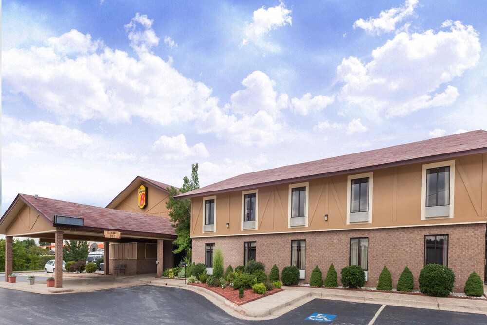 Book Super 8 By Wyndham Harrison Ar In Hotels Super 8 By Wyndham Harrison Ar