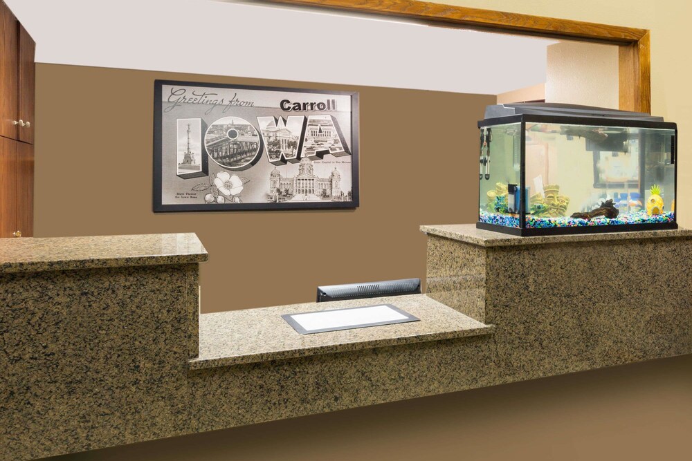 Book Super 8 Carroll North Ia In Hotels Super 8 Carroll North Ia Lobby