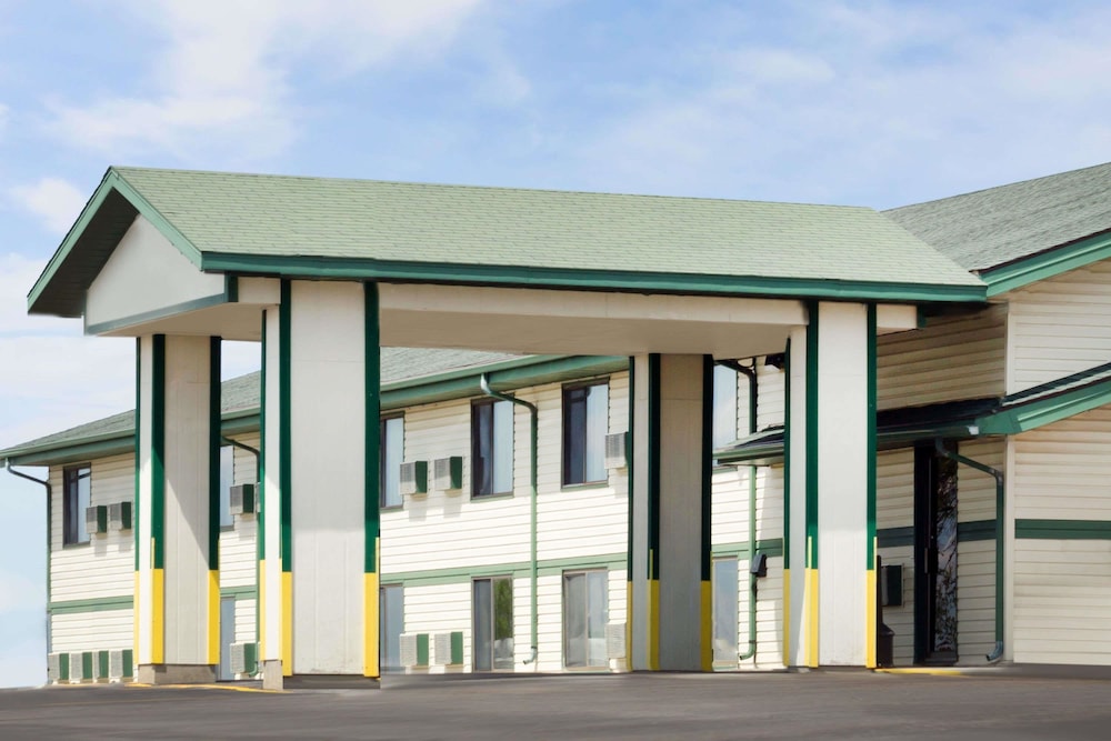 Book Super 8 Carroll North Ia In Hotels Super 8 Carroll North Ia Exterior