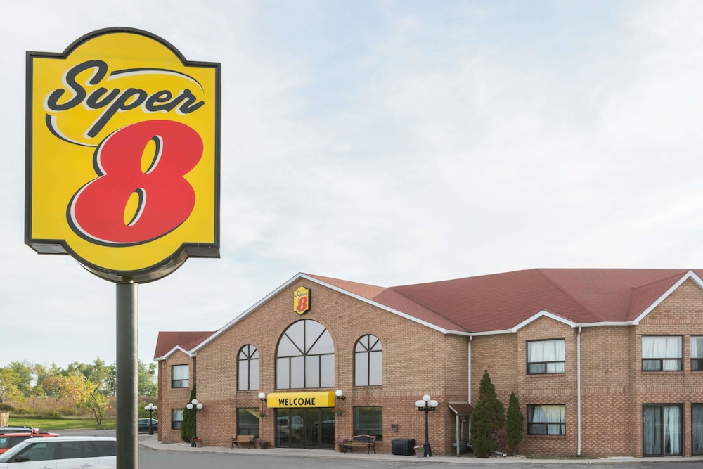 Book Super 8 By Wyndham Mt Hope Hamilton Intl Arpt On In Super 8 By Wyndham Mt Hope Hamilton Intl Arpt On