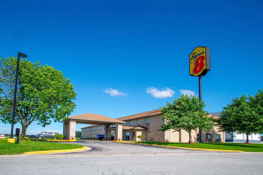 Book Super 8 By Wyndham Kokomo In Hotels Super 8 By Wyndham Kokomo