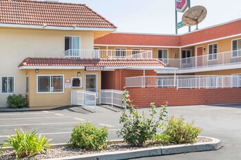 15 Closest Hotels To City Of Hope Hospital Duarte In 15 Closest Hotels To City Of Hope Hospital Duarte In