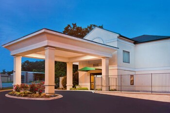 15 Closest Hotels To Lake Winnepesaukah In Rossville